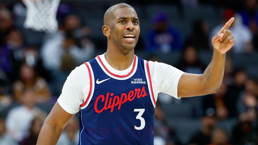 还有油！克里斯-保罗晒出在训练中自抛自扣的视频